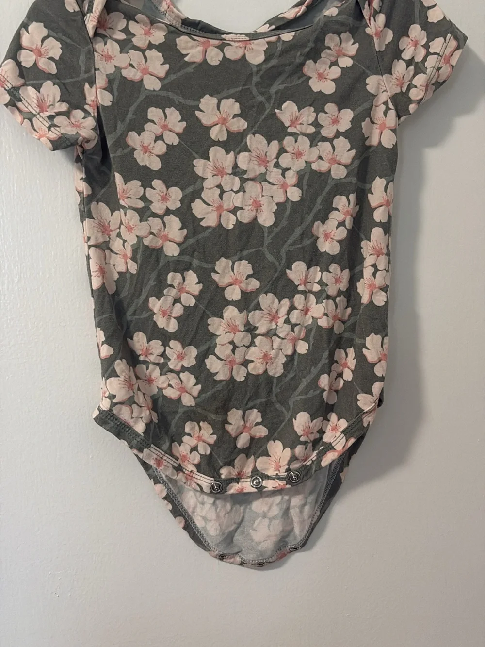 Baby Eel Floral Short-Sleeve Baby onesie Pink Blossom, Green Summer Outfit 6-12M